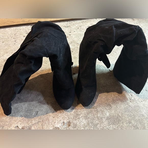 Knee length boots - Picture 3 of 4